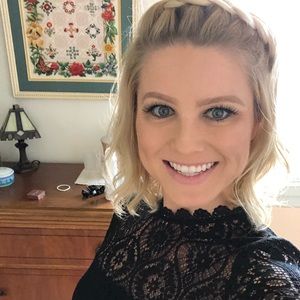 Meet your Posher, Casey